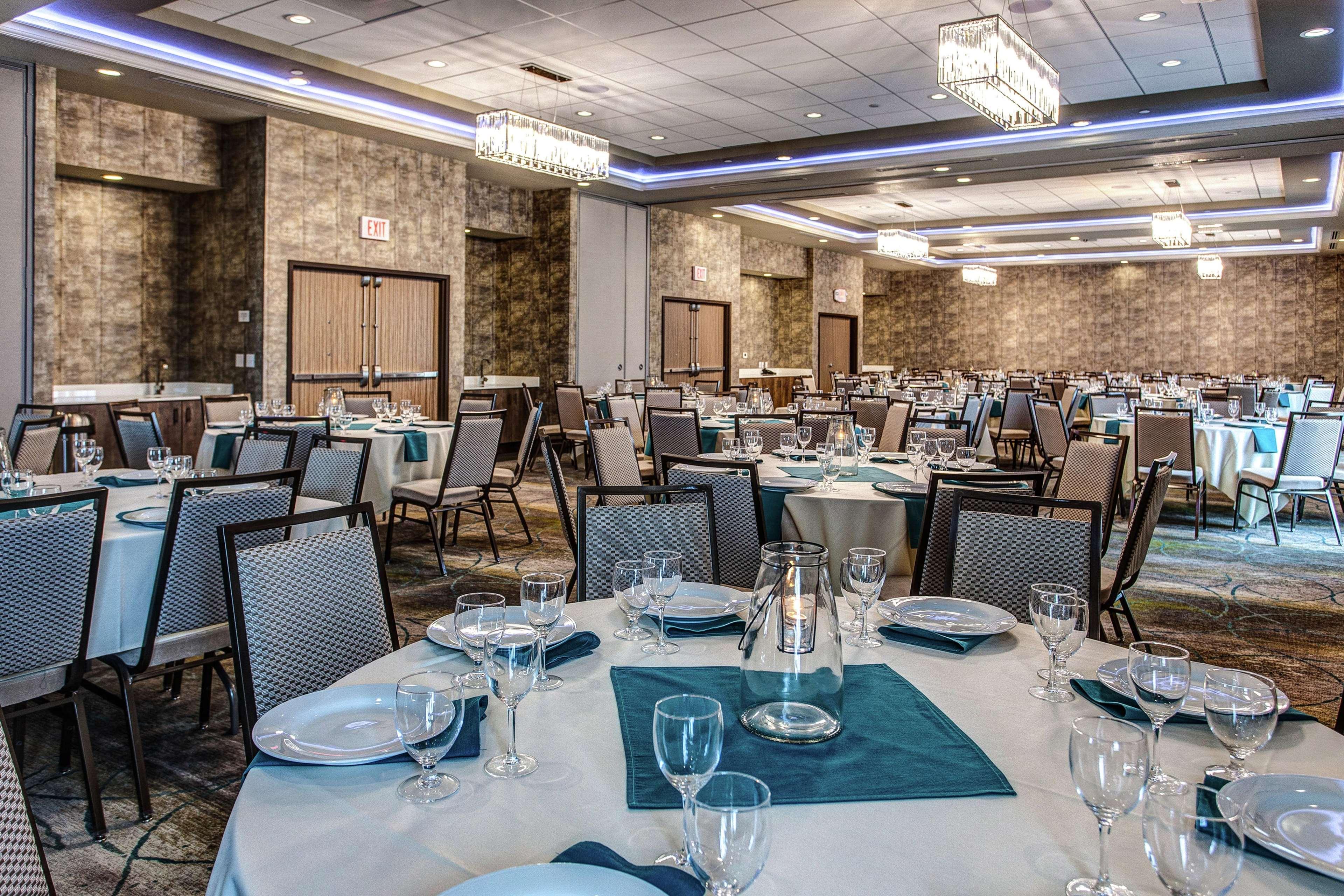 Hilton Garden Inn Topeka Exteriör bild