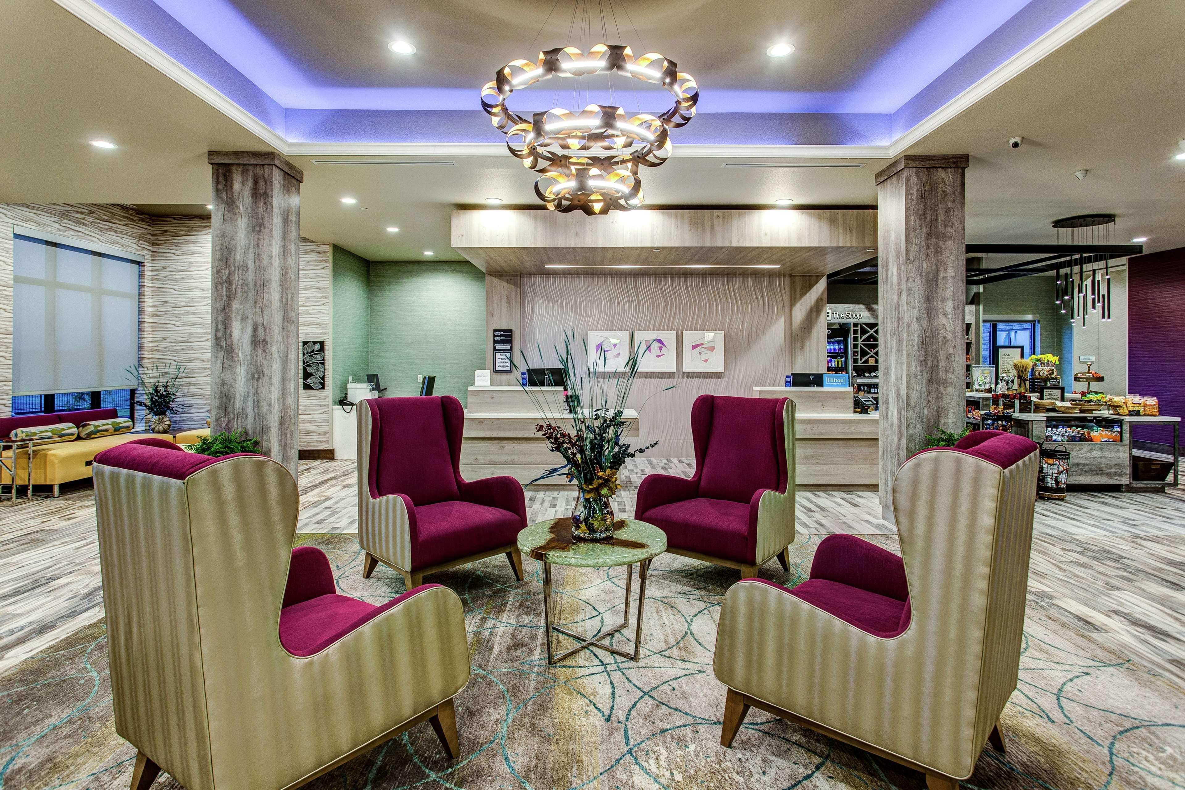 Hilton Garden Inn Topeka Exteriör bild
