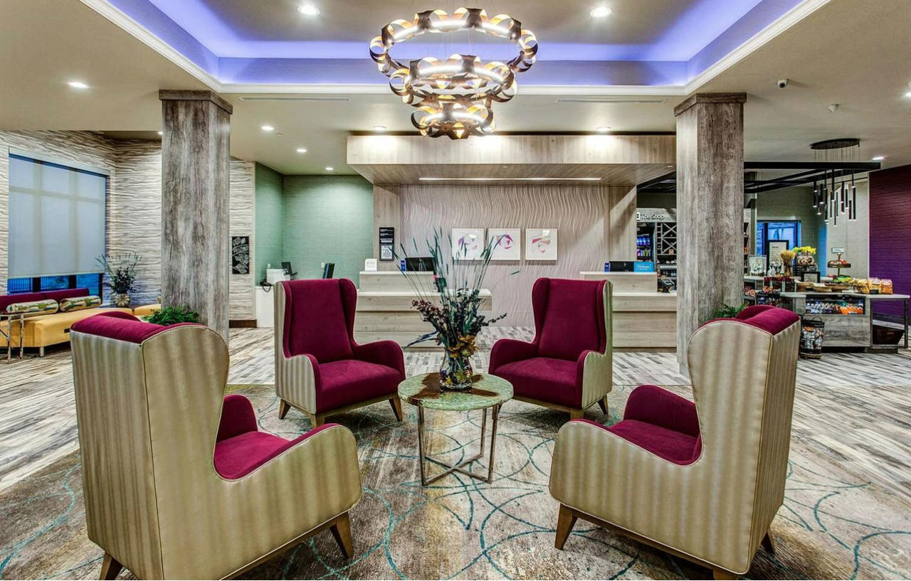 Hilton Garden Inn Topeka Exteriör bild